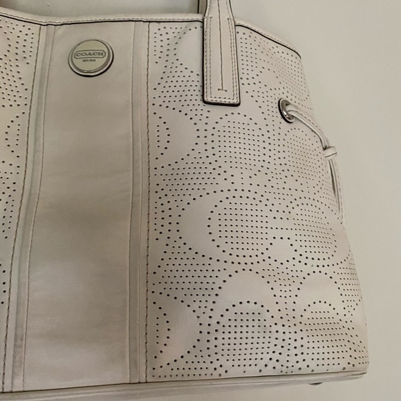 Coach bag in white - Picture 5 of 7